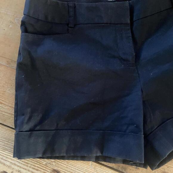 Express Black Cuffed Shorts - Size 8 - Picture 2 of 4